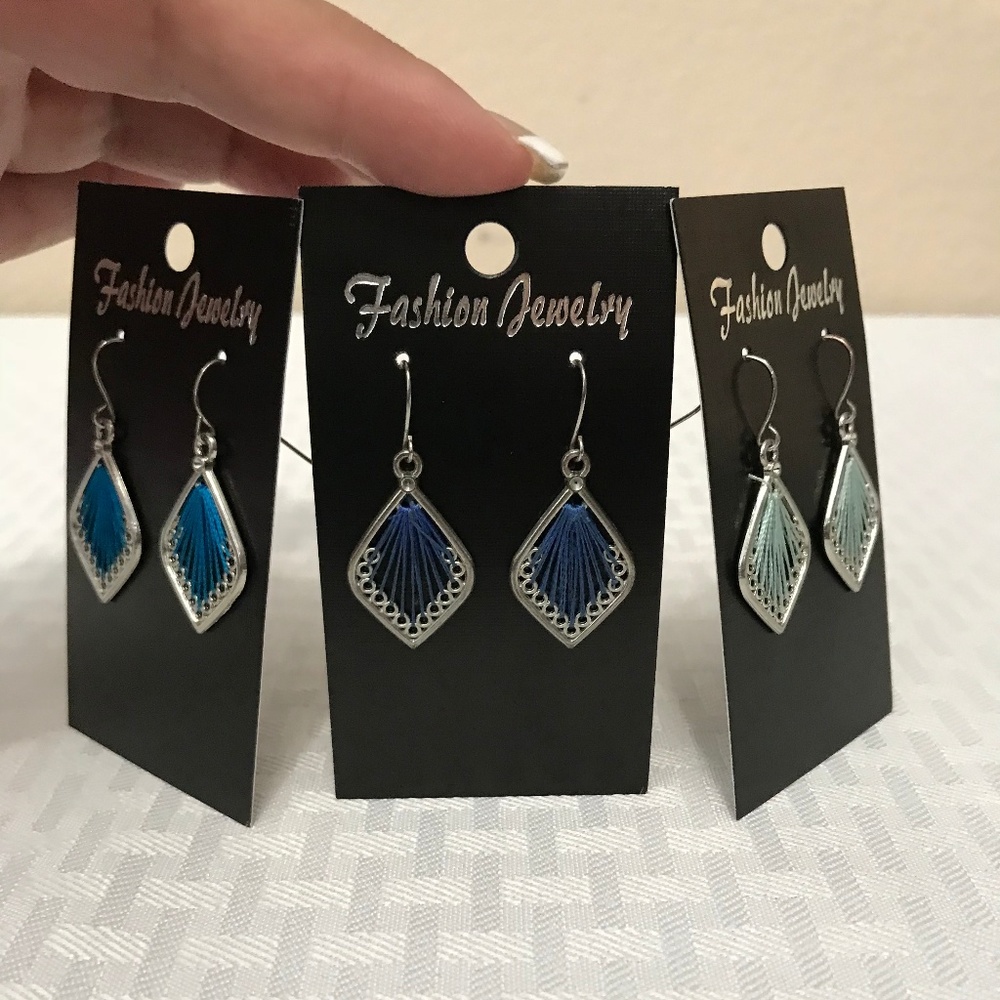 Fashion Jewelry/ Asst Blue Fan Shaped Earrings